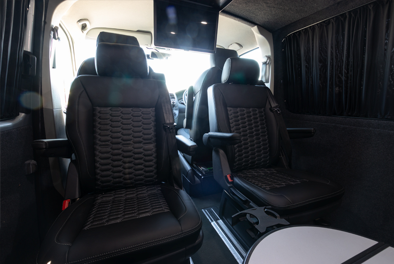 VW Transporter T5.1 140bhp SWB Highline - Cupholders