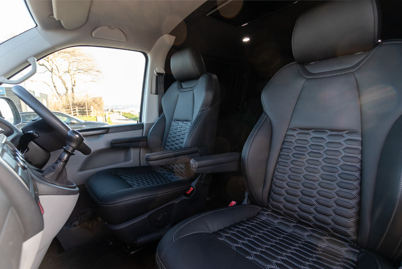 VW Transporter T5.1 140bhp SWB Highline - Front Seats