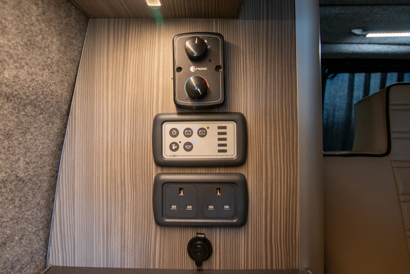 VW Transporter T5.1 130bhp SWB Sportline - Electronics