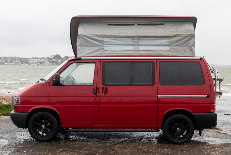 VW Transporter T4 84bhp SWB Camper - Left Side Roof Up
