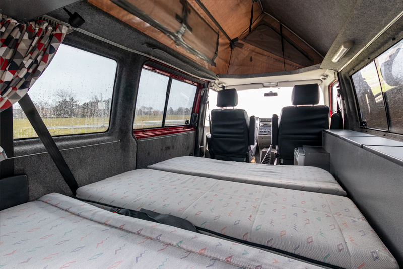 VW Transporter T4 84bhp SWB Camper - Rear Looking Through Right