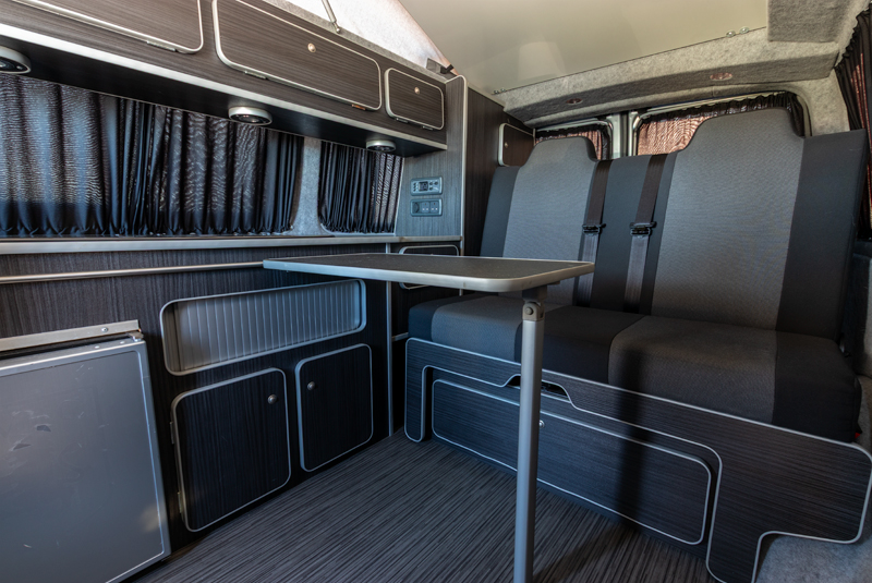 VW Transporter T5.1 140bhp SWB Monte Carlo Sportline - Table