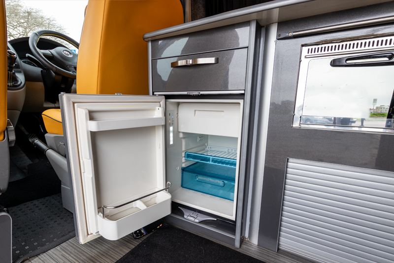 VW Transporter T5.1 140bhp SWB Autohaus Sportline - Fridge