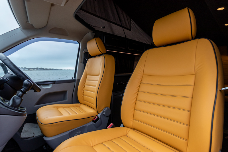 VW Transporter T5.1 140bhp SWB Autohaus Sportline - Front Seats