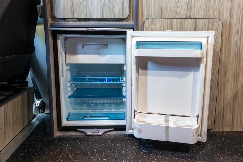 VW Transporter T6 140bhp Sportline Camper - Fridge