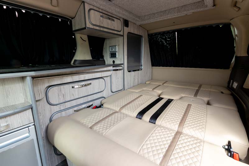 Alphard Camper - Bed