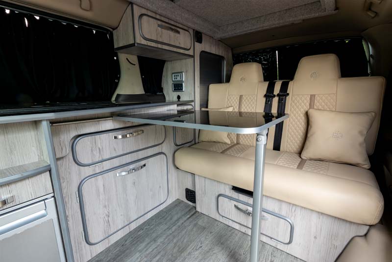 Alphard Camper - Table