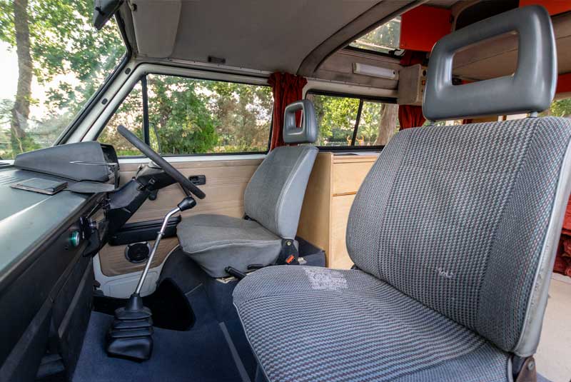 Transporter T25 85bhp Autohomes Komet Hightop Camper Van - Front Seats