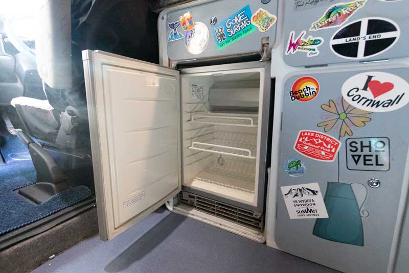 VW Transporter T4 110bhp SWB Camper Van - Fridge