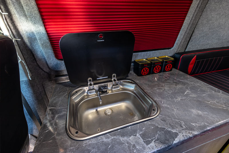 VW Transporter T5 130bhp Day Van SWB Sportline - Kitchen