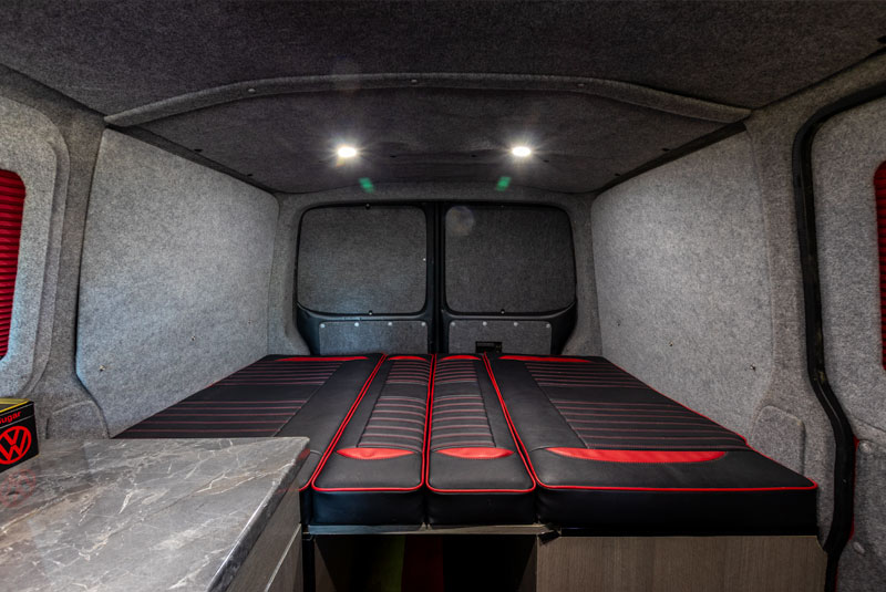 VW Transporter T5 130bhp Day Van SWB Sportline - Looking Through