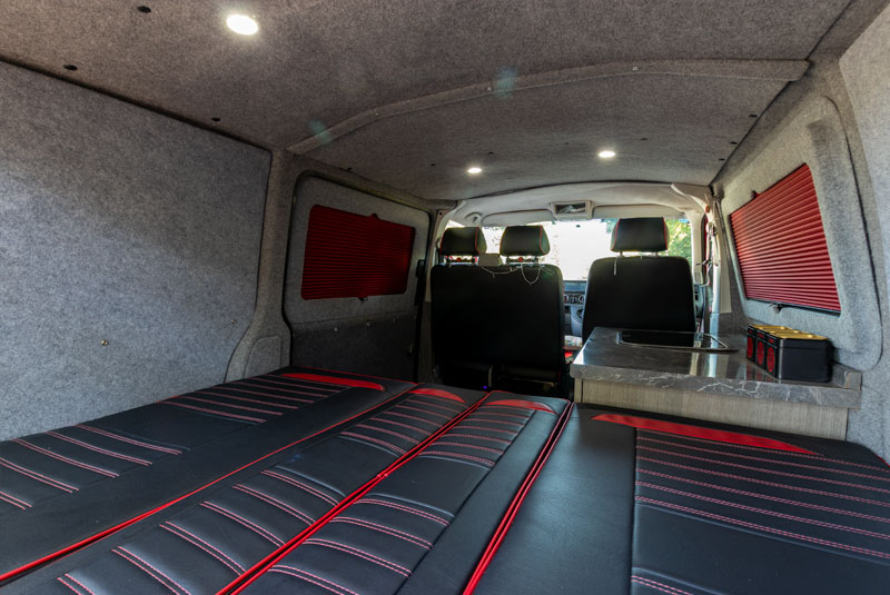 VW Transporter T5 130bhp Day Van SWB Sportline - Rear Looking Through Right Bed