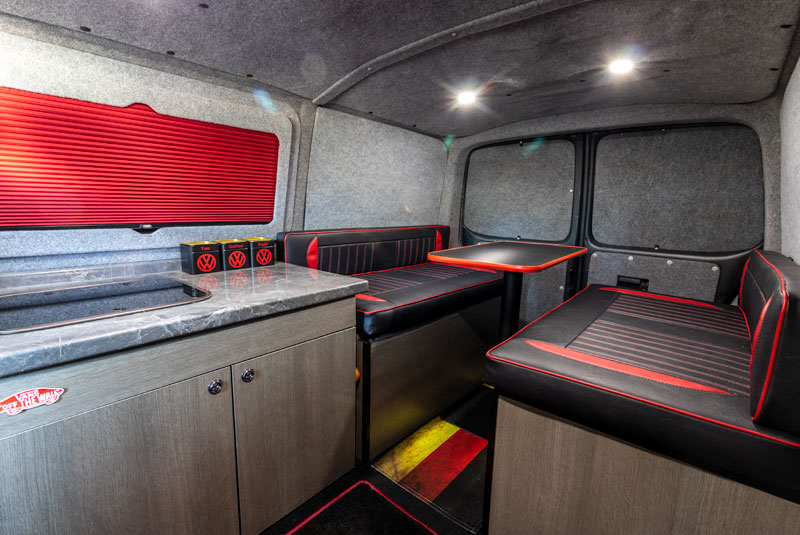 VW Transporter T5 130bhp Day Van SWB Sportline - Table