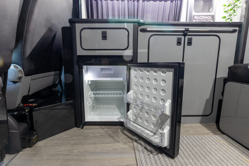 VW Transporter T6 140bhp Camper Sportline - Fridge